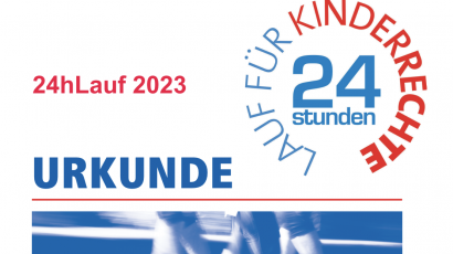 Urkunde für die Teilnahme am 24-Stunden-Lauf für Kinderrechte 2023 mit laufenden Beinen im Hintergrund.